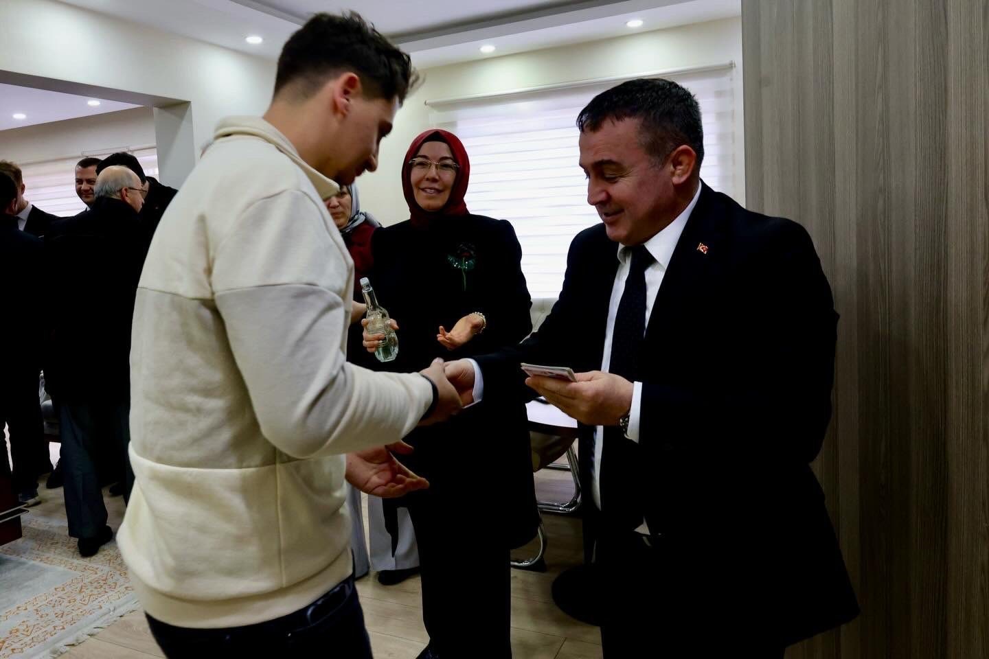 İl M&uuml;d&uuml;r&uuml; Demir personellerle bir araya geldi
