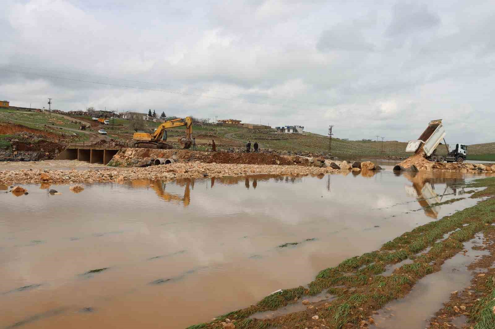 Viranşehir&rsquo;de selin yaraları sarılıyor
