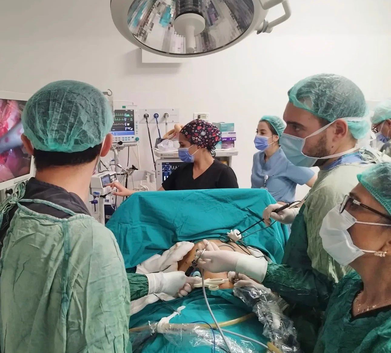 İl&ccedil;e hastanesinde safra kesesi ameliyatı kapalı y&ouml;ntem ile yapıldı
