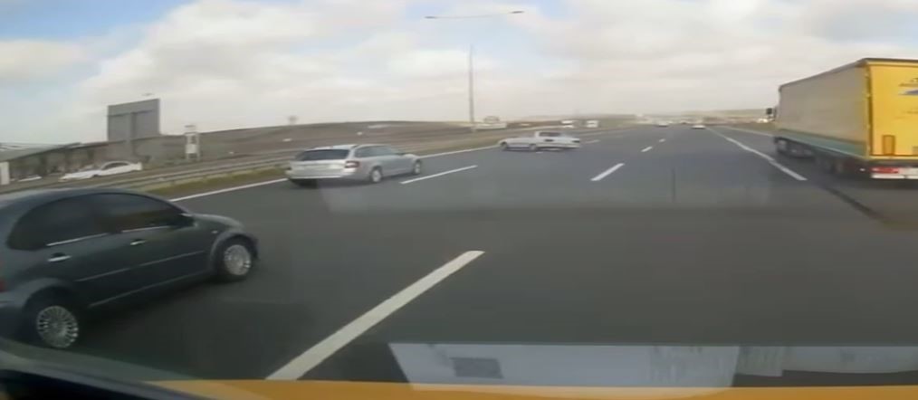 Arnavutköy’de makas atan sürücü kaza yaptı