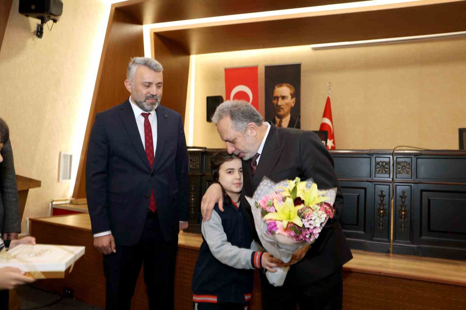 Başkan Yal&ccedil;ın&rsquo;dan miniklere yerel y&ouml;netim dersi
