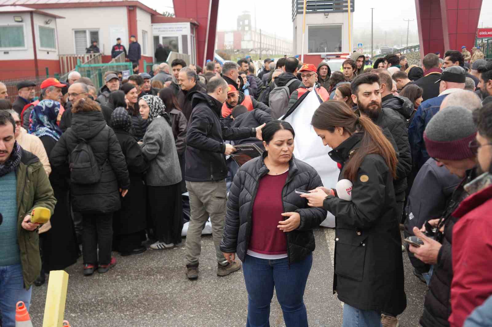 (D&uuml;zeltme) Kocaeli&rsquo;de 7 kişinin &ouml;ld&uuml;ğ&uuml; fabrika yangını davası başladı
