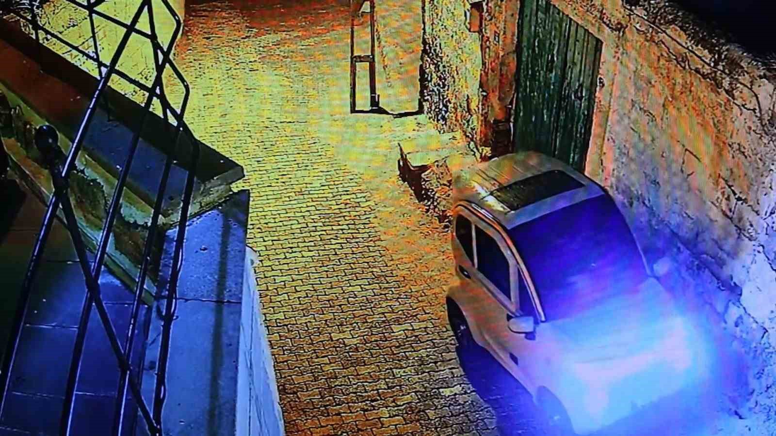 Yokuşu &ccedil;ıkamayan elektrikli bisiklet devrildi
