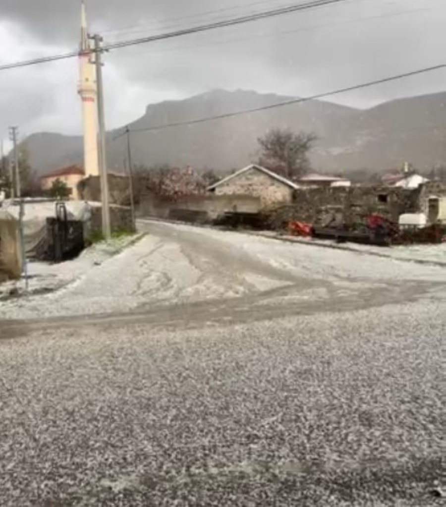 Karapınar’da dolu yağışı