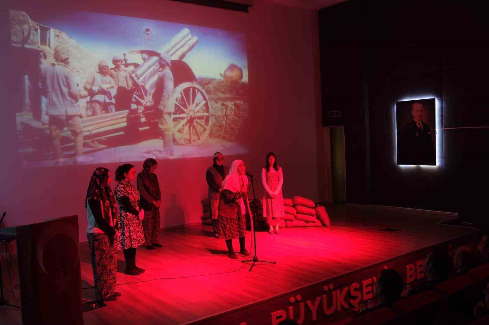 &Ouml;ğrencilerin hazırladığı program b&uuml;y&uuml;k beğeni topladı
