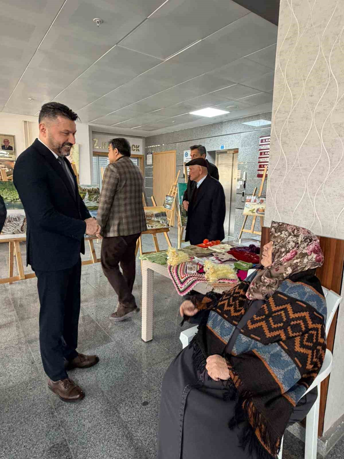 Huzurevinde Yaşlılar Haftası&rsquo;na &ouml;zel sergi
