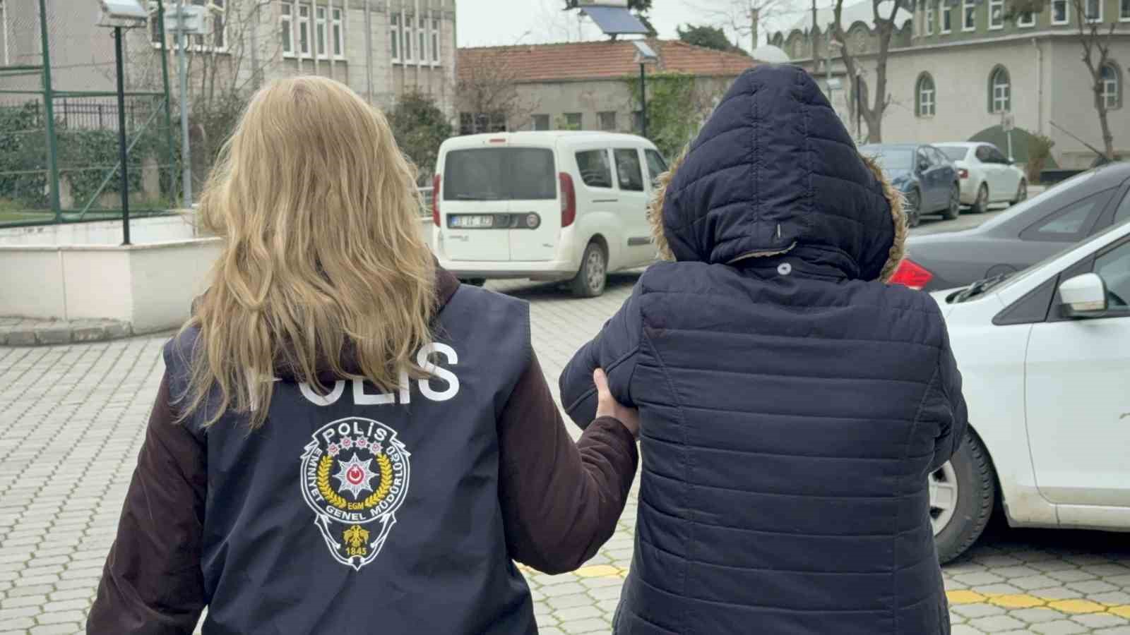 Aynı kuyumcudan iki kez altın &ccedil;alan kadın tutuklandı
