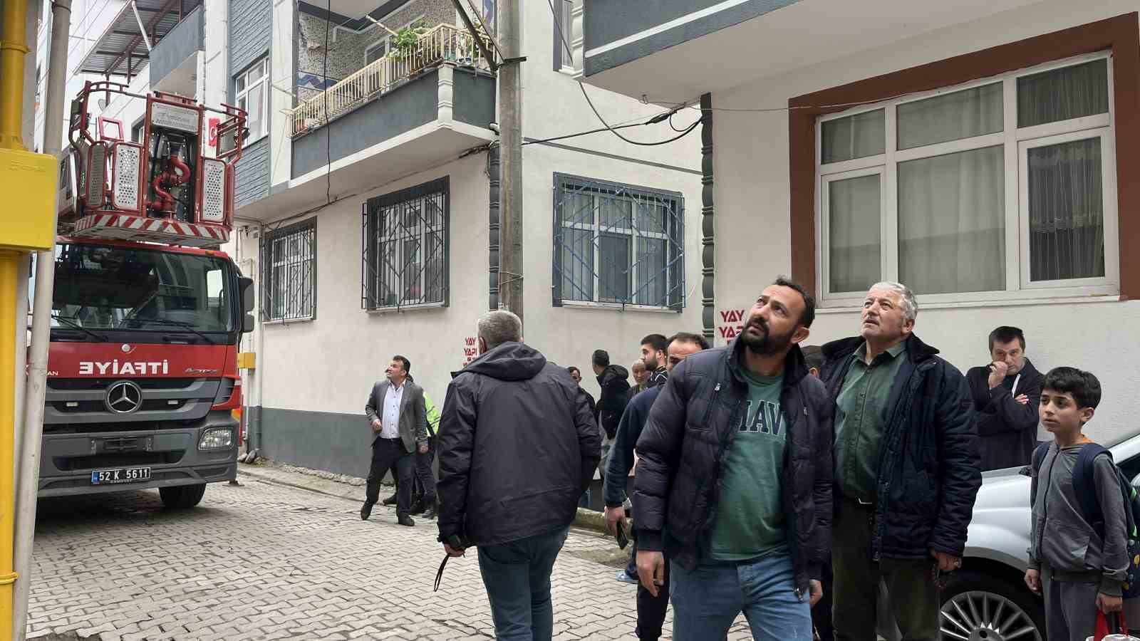 Ordu&rsquo;da yangın: Kedilerini kurtarmak isteyen karı koca dumandan etkilendi
