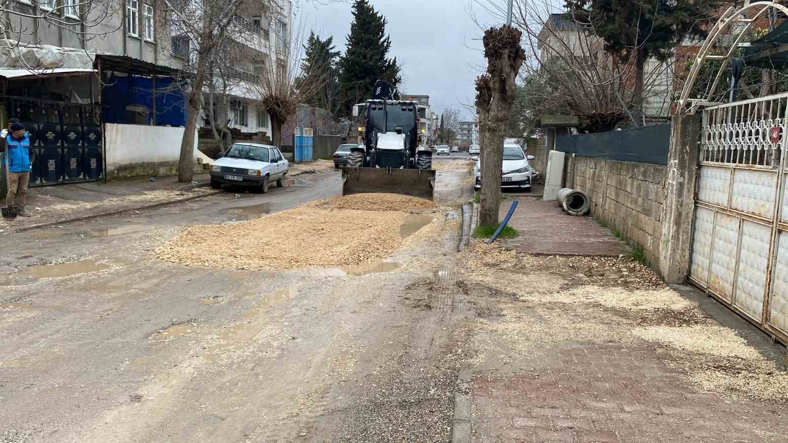 Adıyaman’da bozulan yollara müdahale