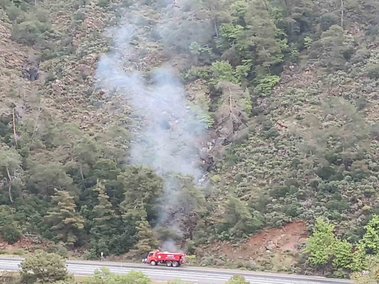 Marmaris’te yangın sezonu öncesi temizlik çalışmaları sürüyor