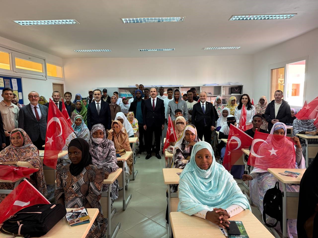 Moritanya’da Türkoloji okuyan Afrikalı öğrenciler UCLG Başkanı Altay’ı coşkuyla karşıladı