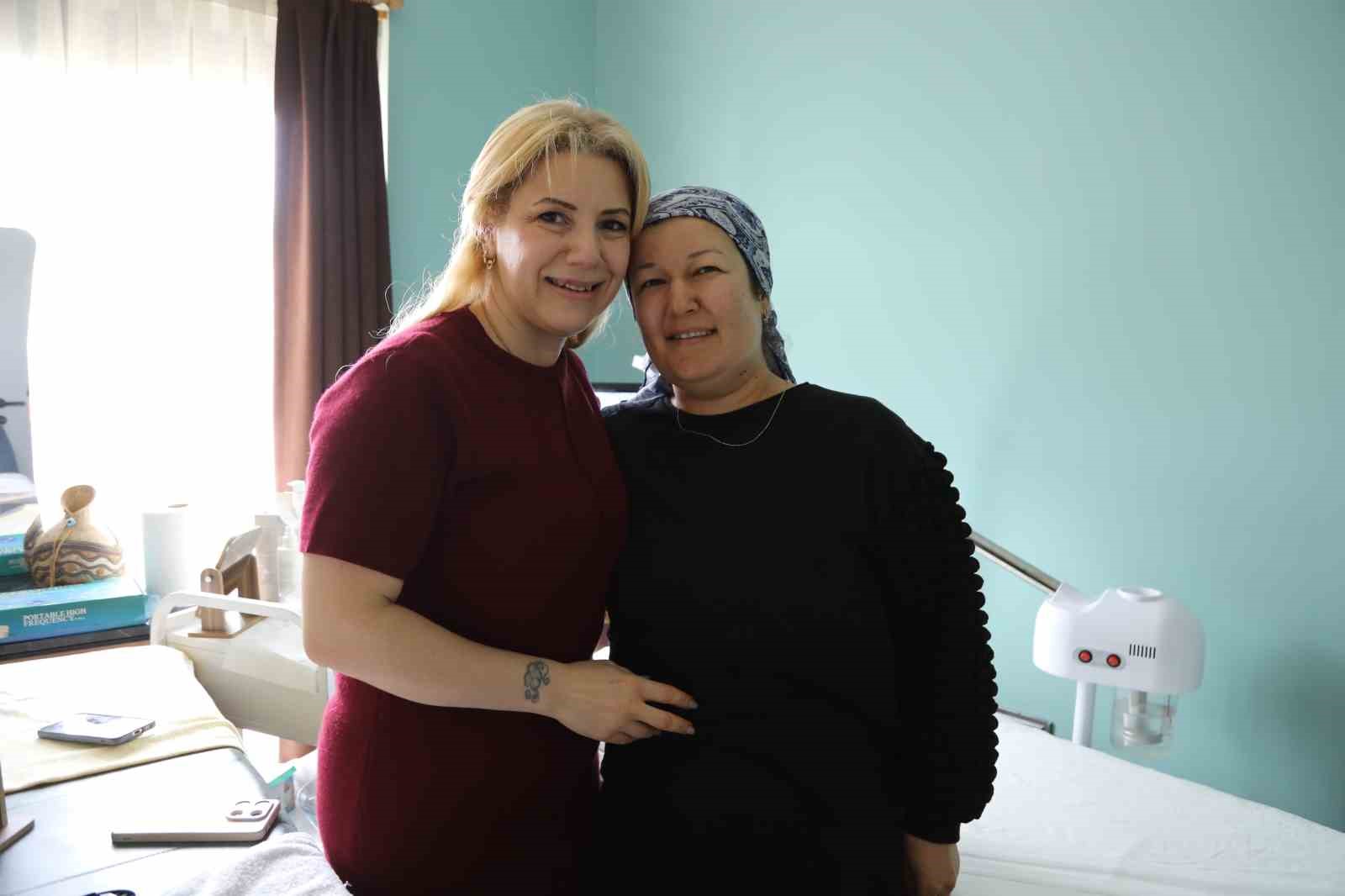 Marmaris&rsquo;te kadın saha personeline &uuml;cretsiz cilt bakımı

