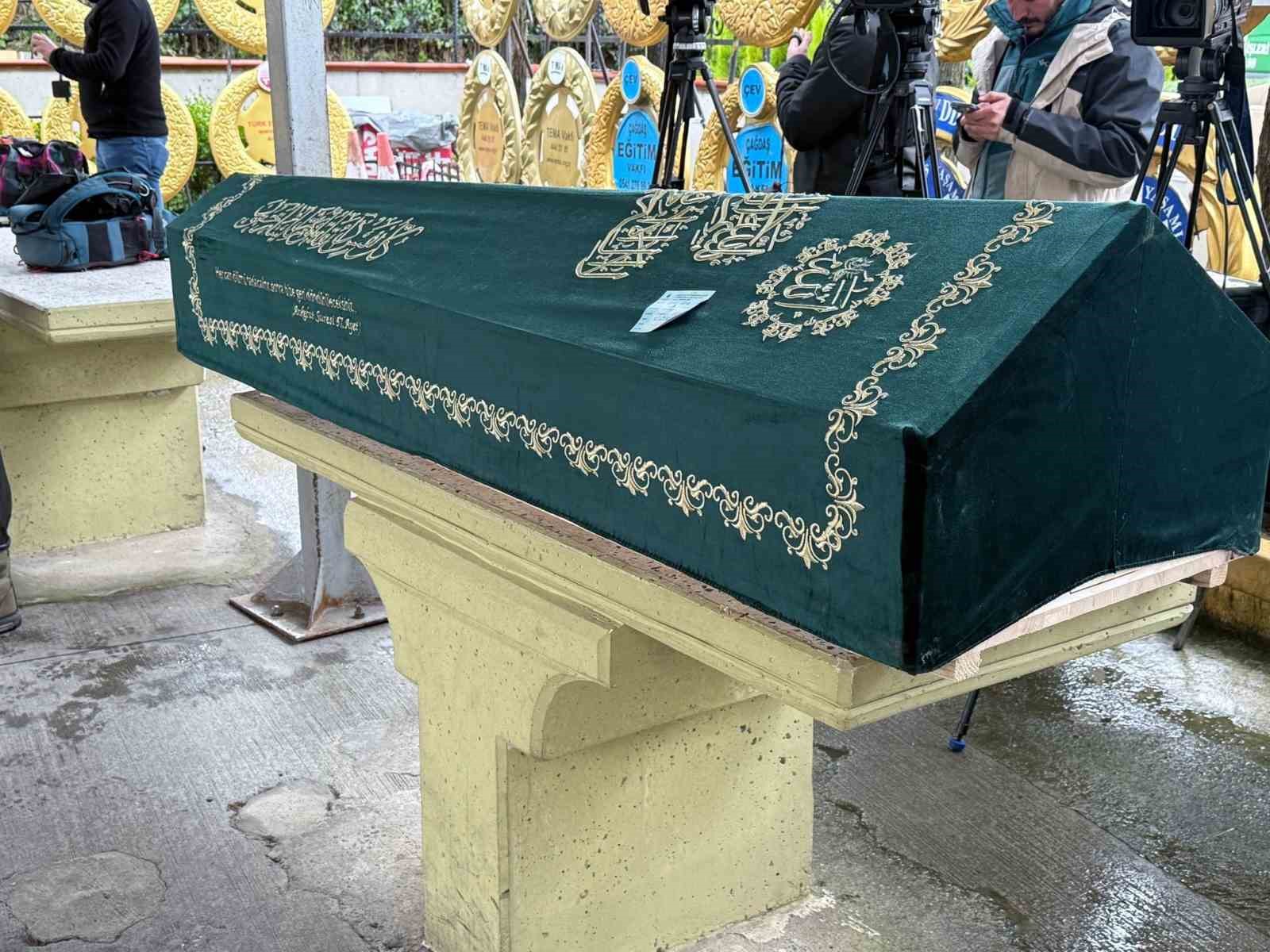 Erol Köse son yolculuğuna uğurlanıyor
