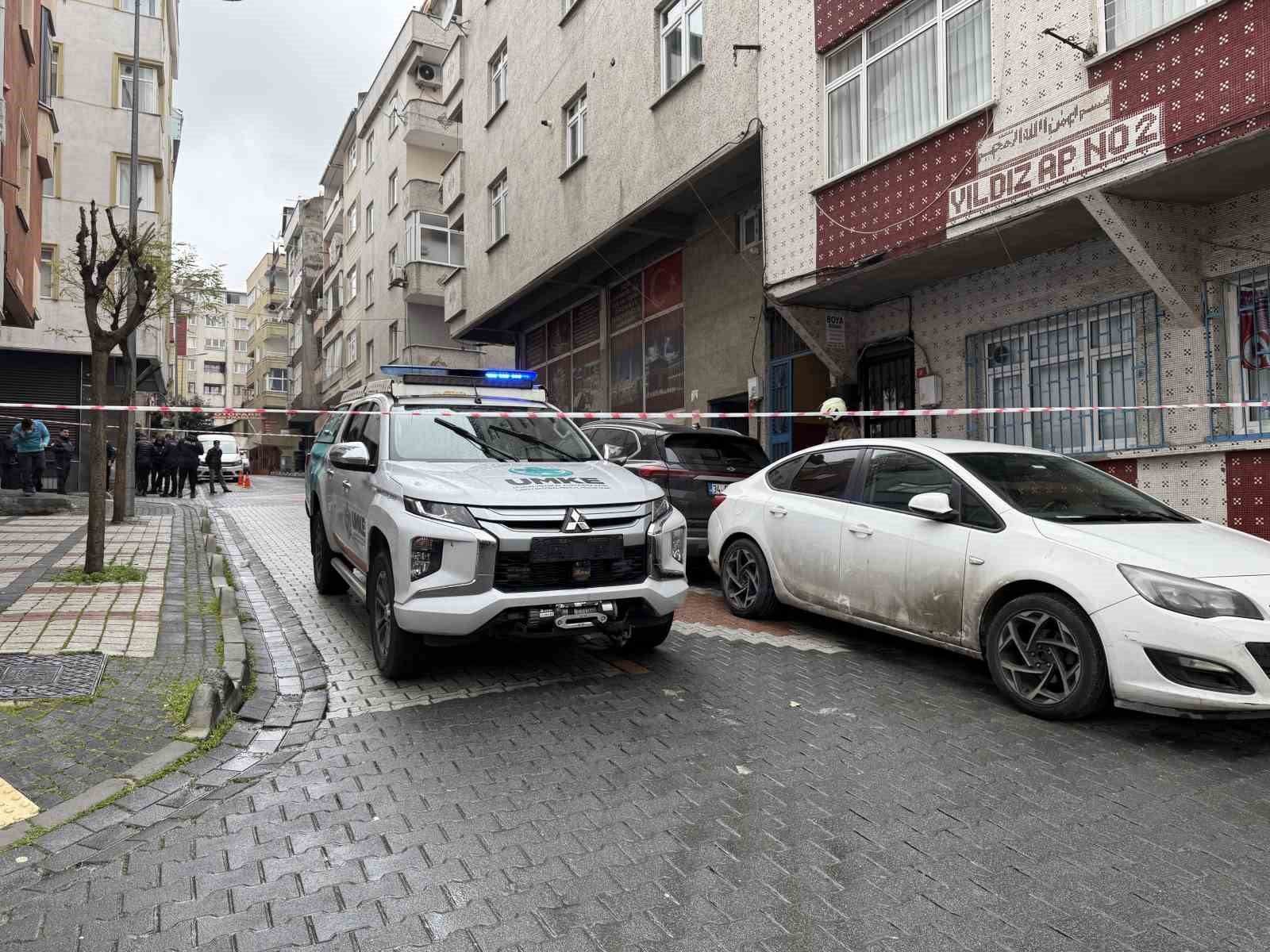 Bağcılar&rsquo;da yangın t&uuml;p&uuml; dolumu yapılan iş yerine gaz sızıntısı: 2 iş&ccedil;i 6 sağlık &ccedil;alışanı zehirlendi
