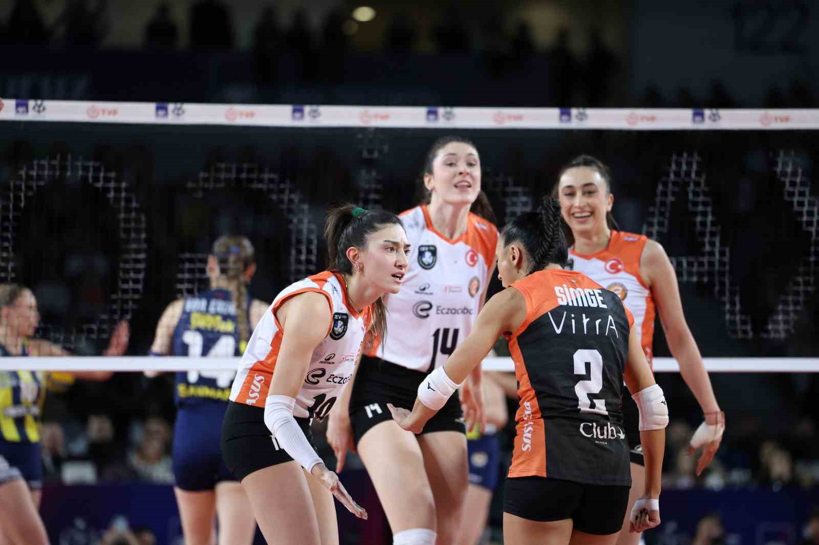 Eczacıbaşı Dynavit, Kupa Voley’de adını finale yazdırdı