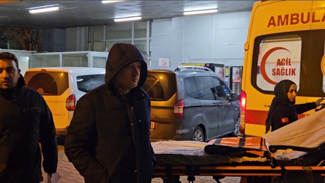 Uyuşturucu operasyonunda g&ouml;zaltına alınan isimler sağlık kontrol&uuml;nden ge&ccedil;irildi
