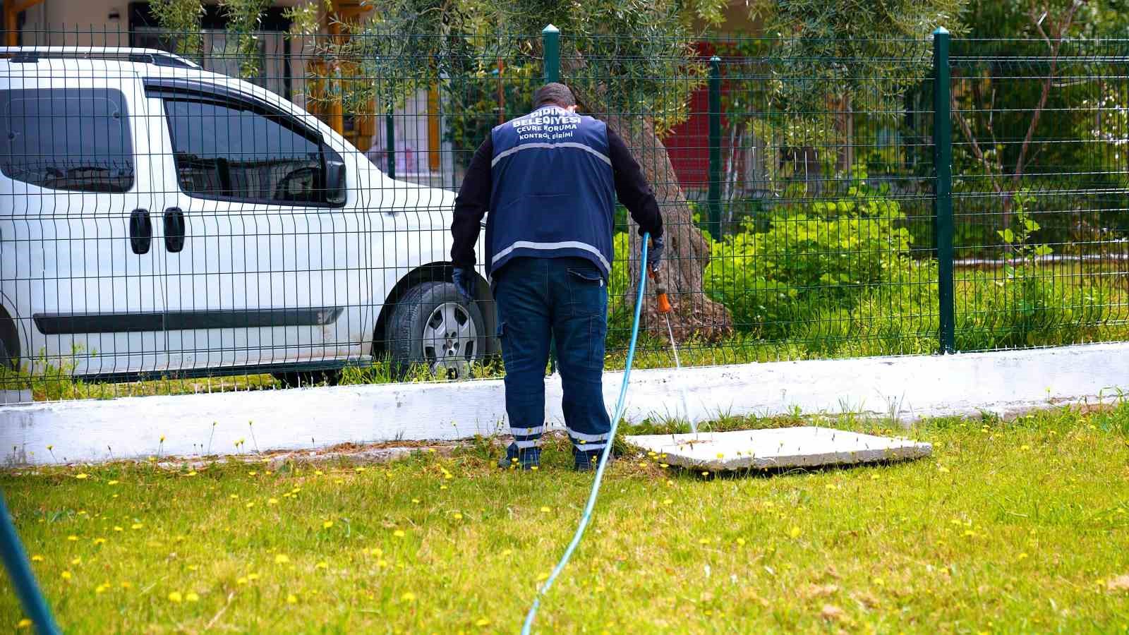 Didim Belediyesi&rsquo;nden sinekle m&uuml;cadele
