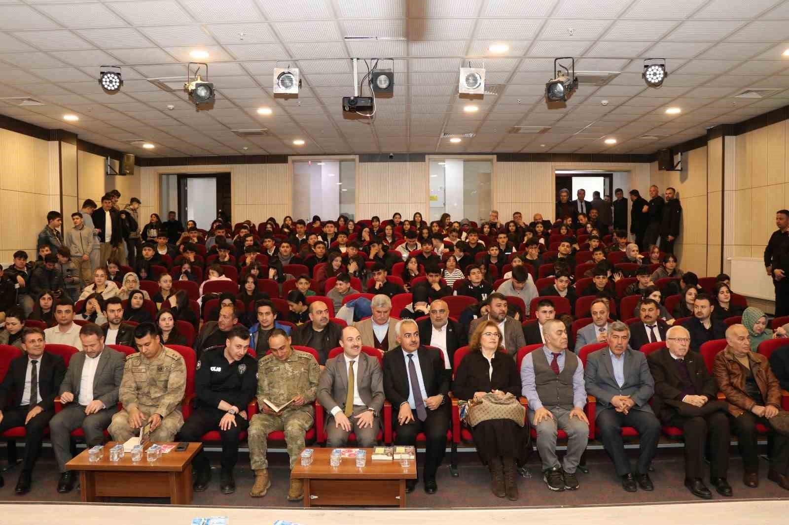 "Maziden İstikbale Oltu" paneli d&uuml;zenlendi
