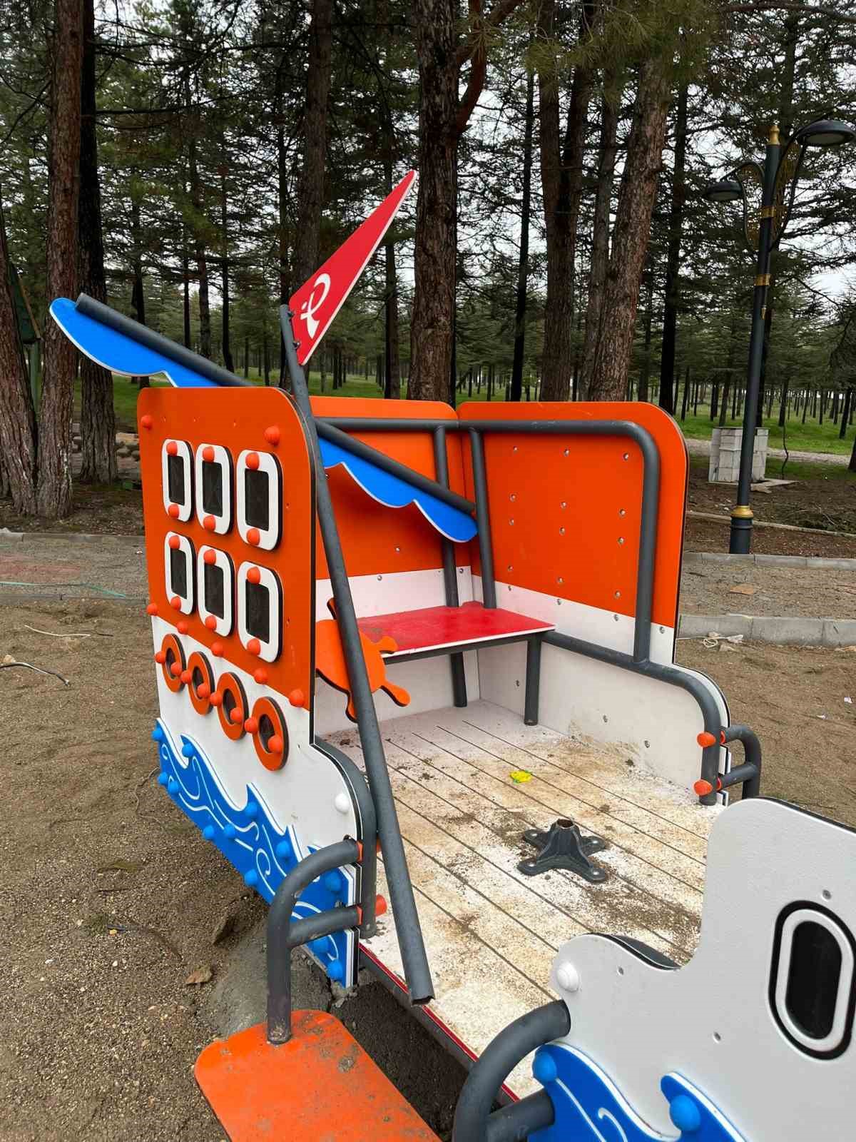 Bilecik&rsquo;te kamu alanlarına verilen zarara tepki
