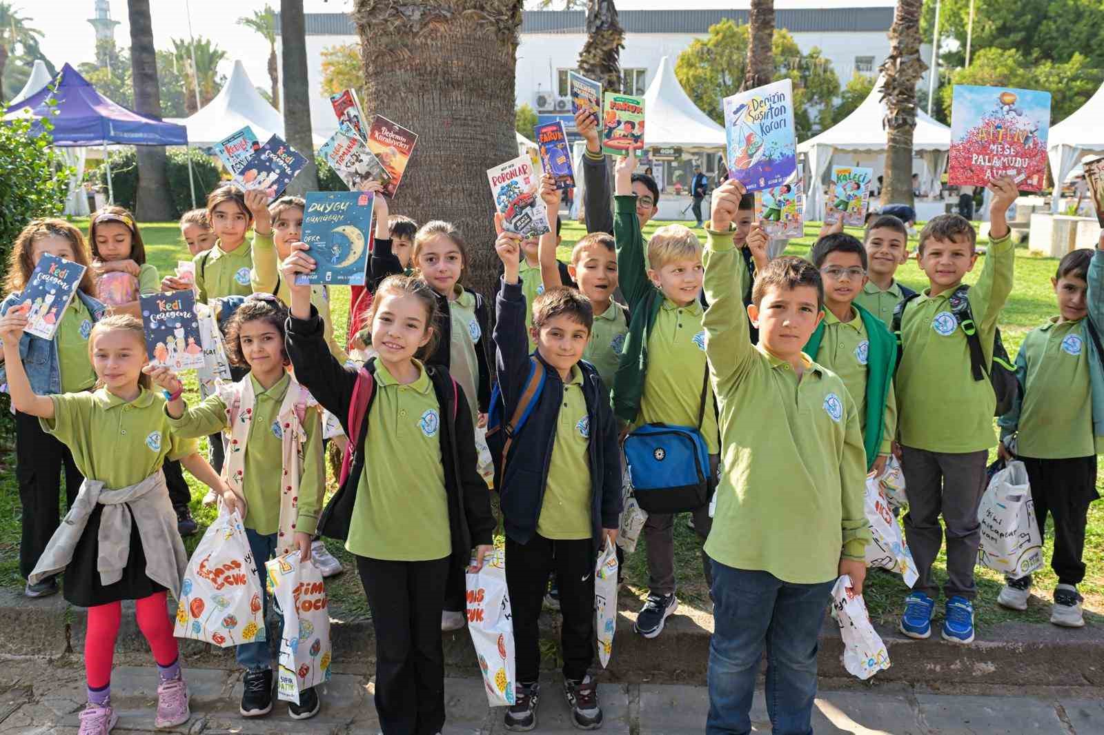 İZKİTAP - 7. İzmir Kitap Fuarı 17-26 Nisan&rsquo;da K&uuml;lt&uuml;rpark&rsquo;ta
