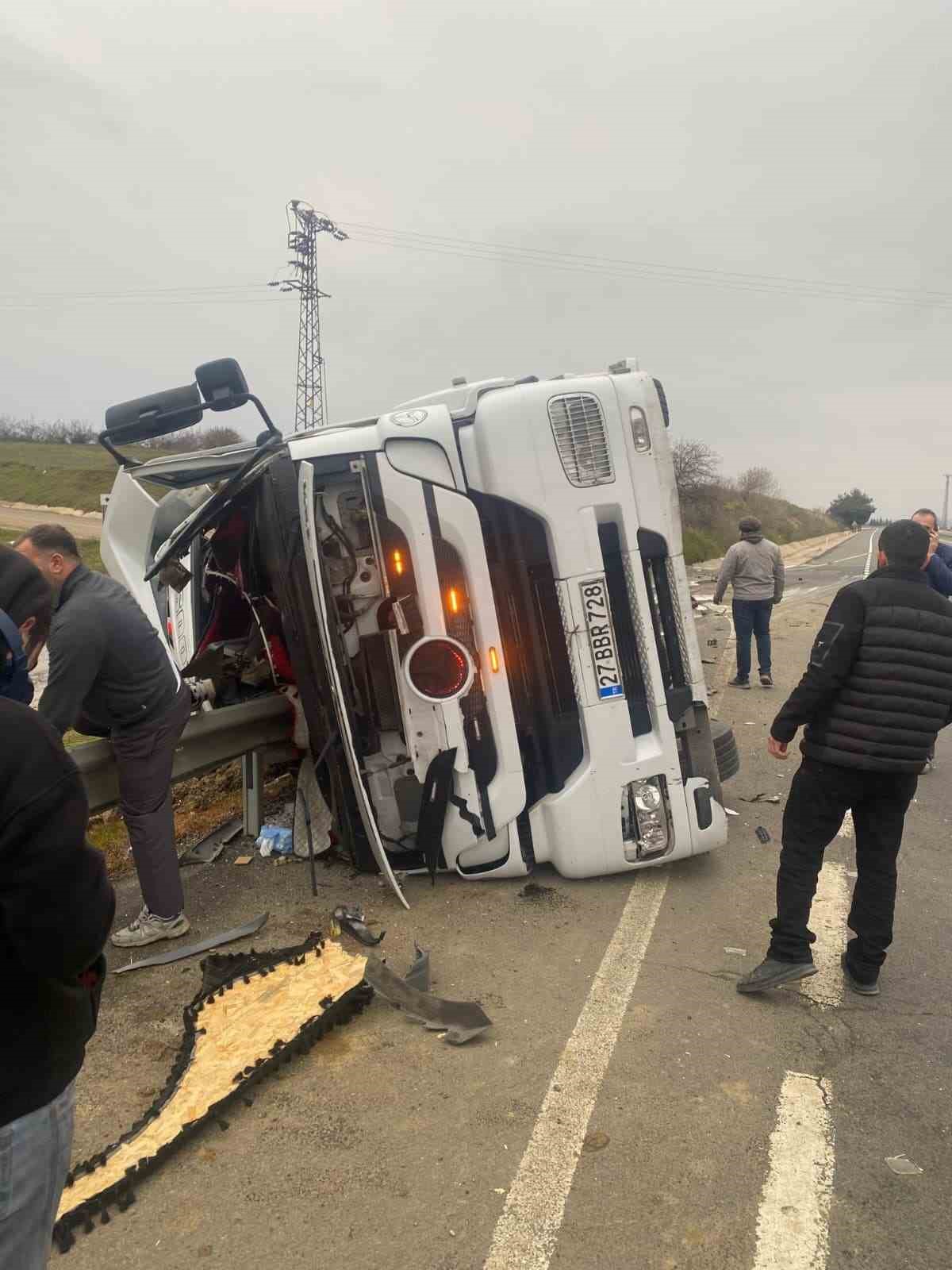Tekirdağ’da feci kaza: Tır şoförü hayatını kaybetti