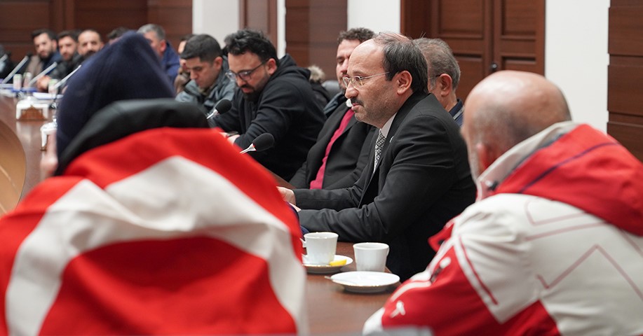 ET&Uuml;&rsquo;l&uuml; Bing&uuml;l kardeşler, Zihinsel Engelliler D&uuml;nya Kayak Şampiyonası&rsquo;nda 6 madalya kazandı
