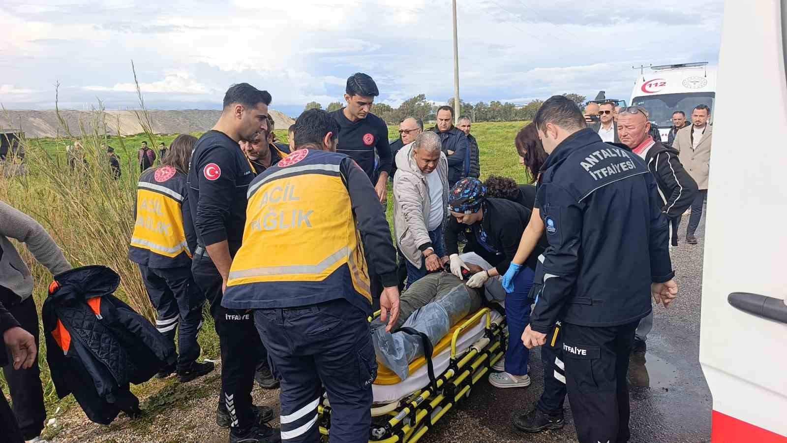 Gelen telefonla şantiyeye geri d&ouml;nmek i&ccedil;in ani manevra yaptı, muhtemel faciadan d&ouml;n&uuml;ld&uuml;
