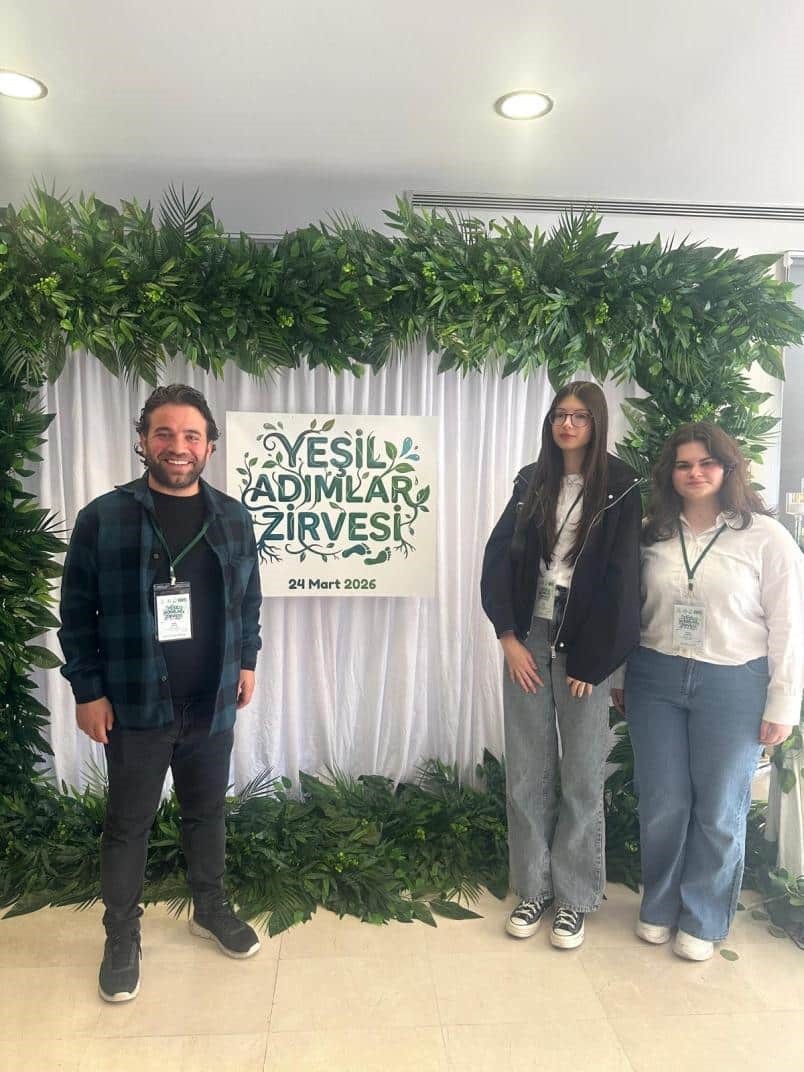 K&uuml;tahyalı &ouml;ğrenciler "Yeşil Adımlar Zirvesi"nde g&ouml;z doldurdu
