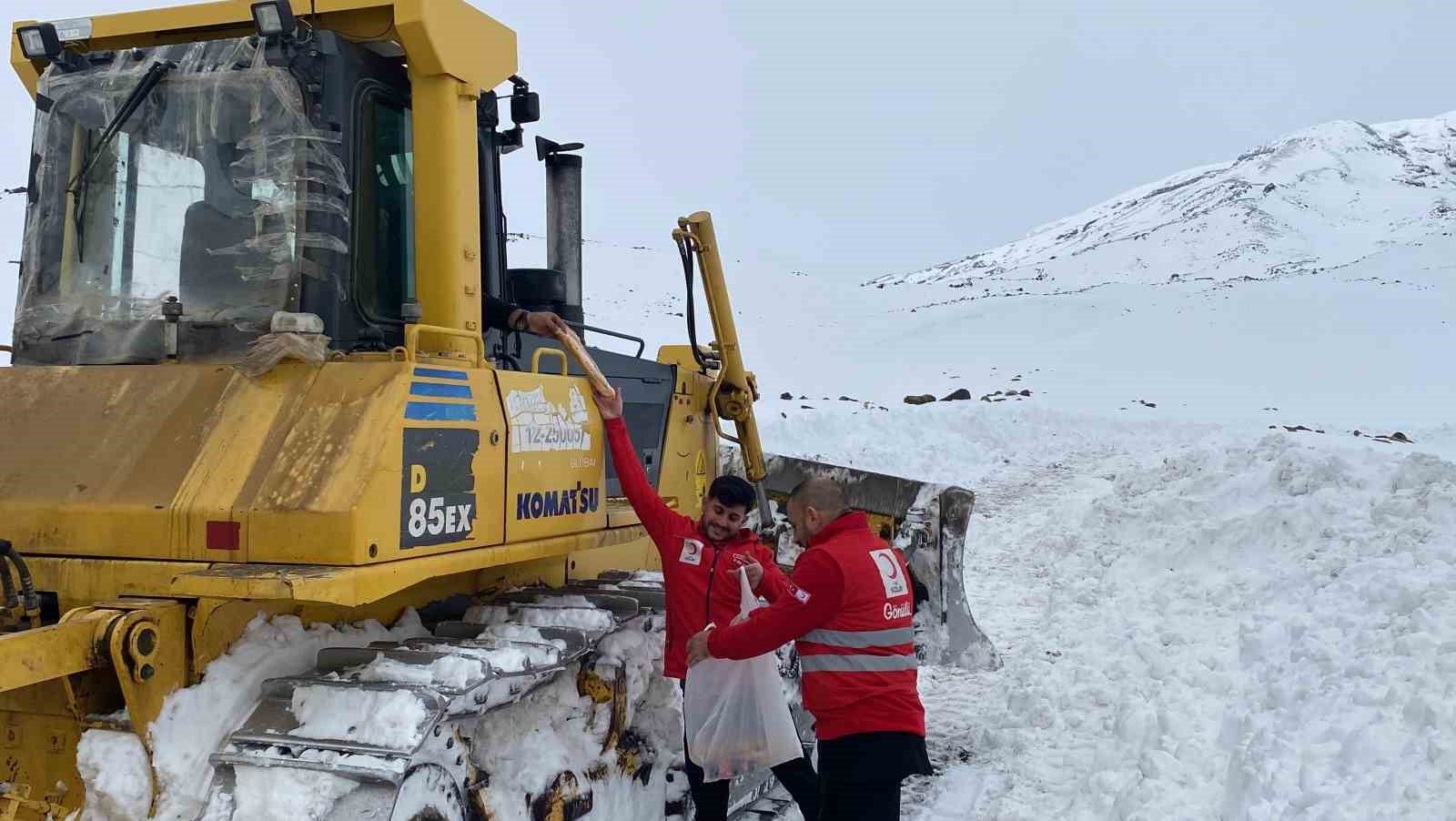 Ağrı Dağı&rsquo;nda kaybolan dağcıyı arama &ccedil;alışmaları 3&rsquo;&uuml;nc&uuml; g&uuml;n&uuml;nde s&uuml;r&uuml;yor
