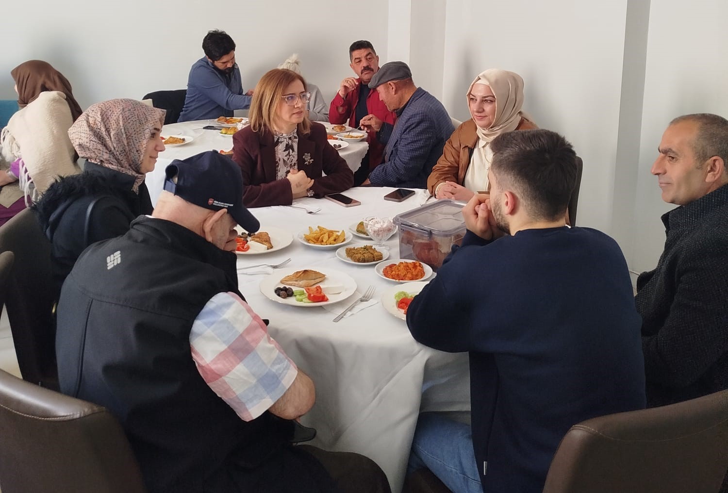 Bayburt&rsquo;ta huzurevi sakinleri yakınlarıyla kahvaltıda buluştu
