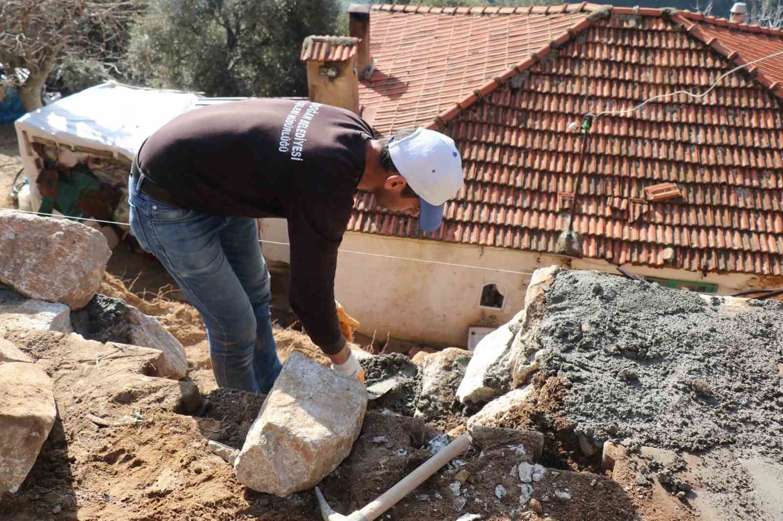 Bozdoğan&rsquo;da taş duvar &ouml;rme işi tamamlandı
