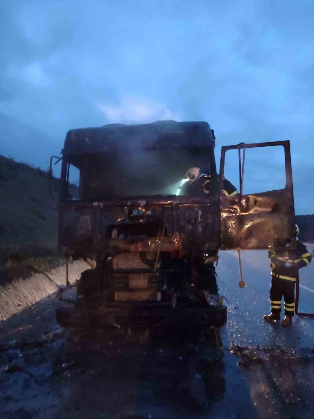 Kastamonu&rsquo;da alevlere teslim olan seyir kullanılamaz hale geldi

