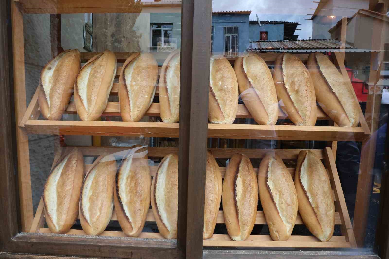 İzmir&rsquo;de ekmeğe zam
