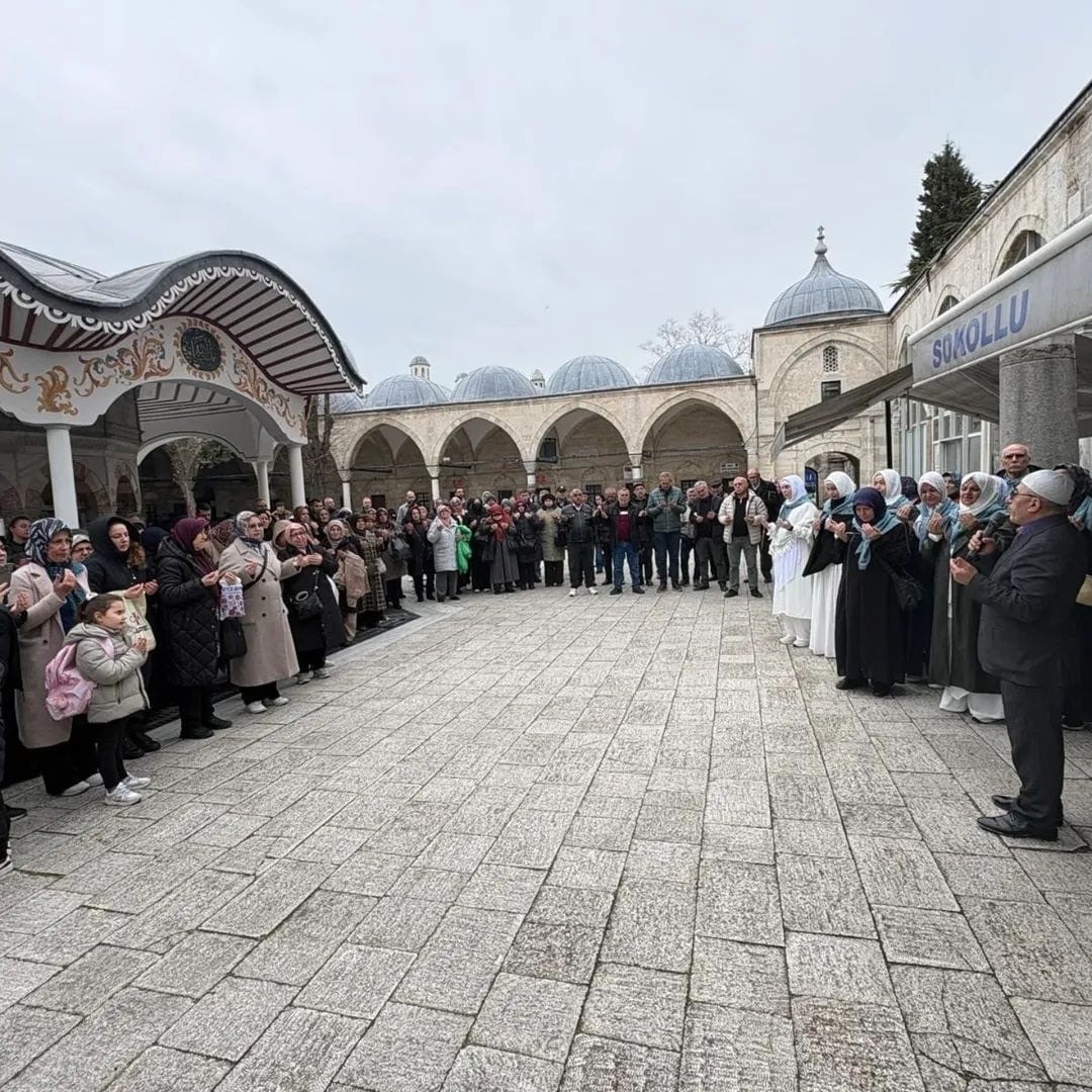 L&uuml;leburgaz&rsquo;da umre yolcuları dualarla uğurlandı
