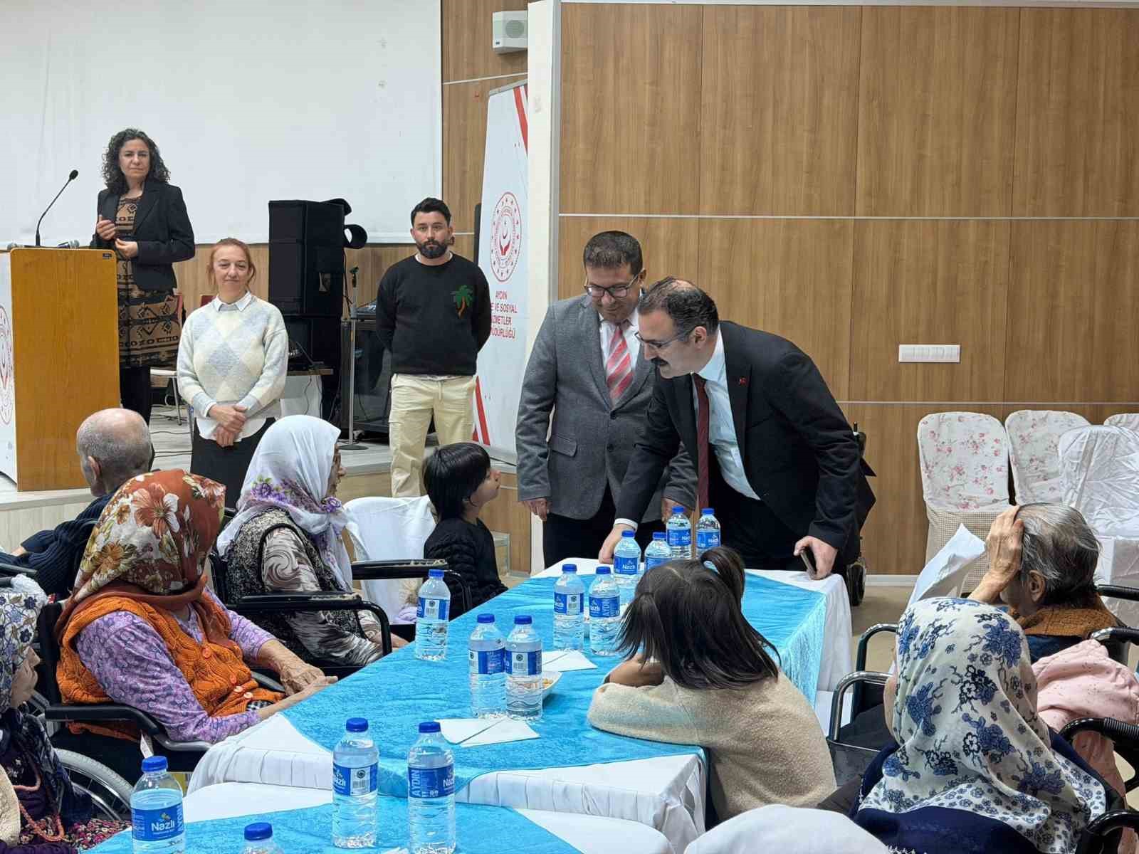 Sultanhisar&rsquo;da Yaşlılara Saygı Haftası programı d&uuml;zenlendi
