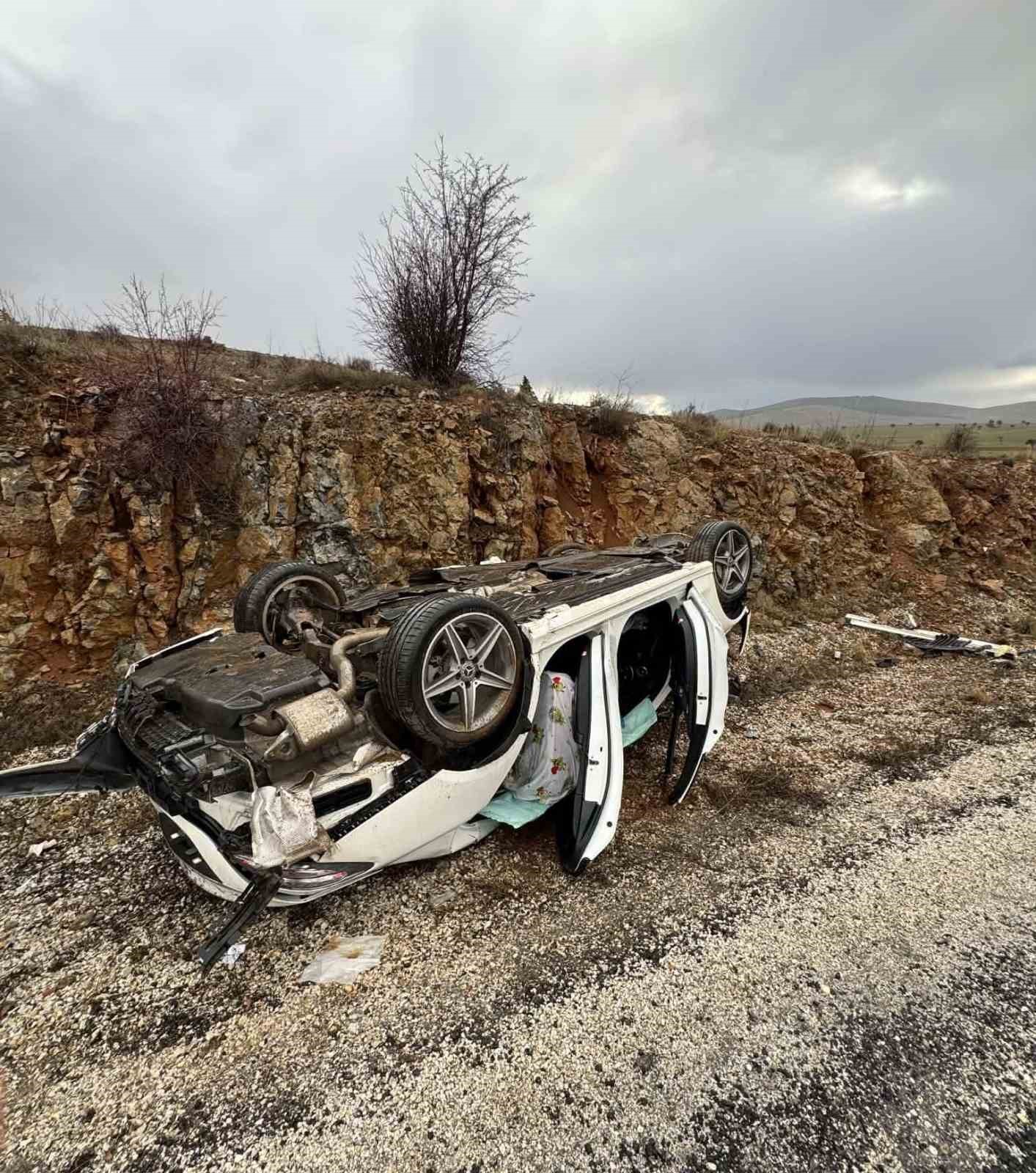 Konya&rsquo;da otomobil devrildi: 4 yaralı
