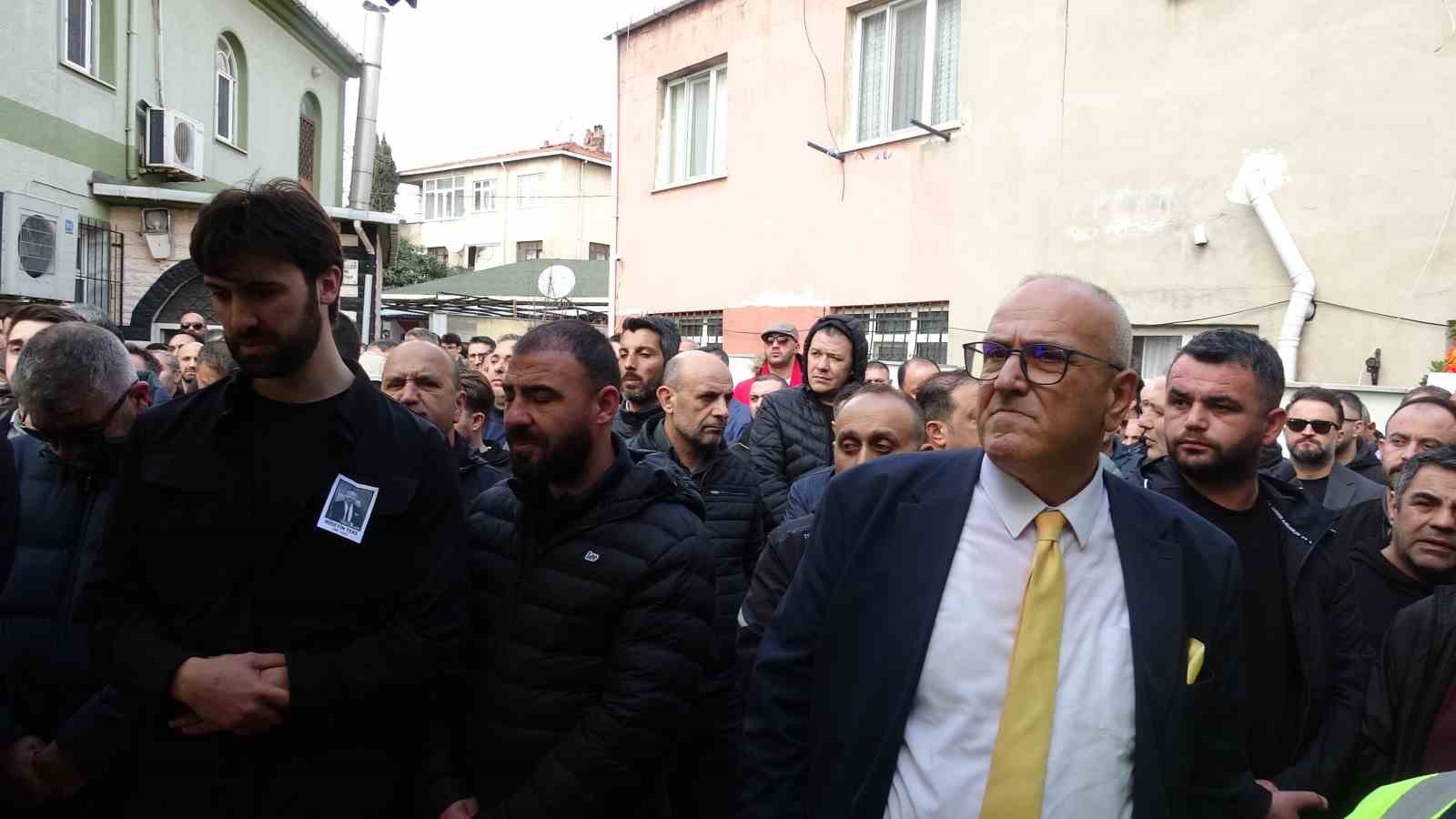 Pendik&rsquo;te otopark kavgasında hayatını kaybeden H&uuml;seyin Teke son yolculuğuna uğurlandı
