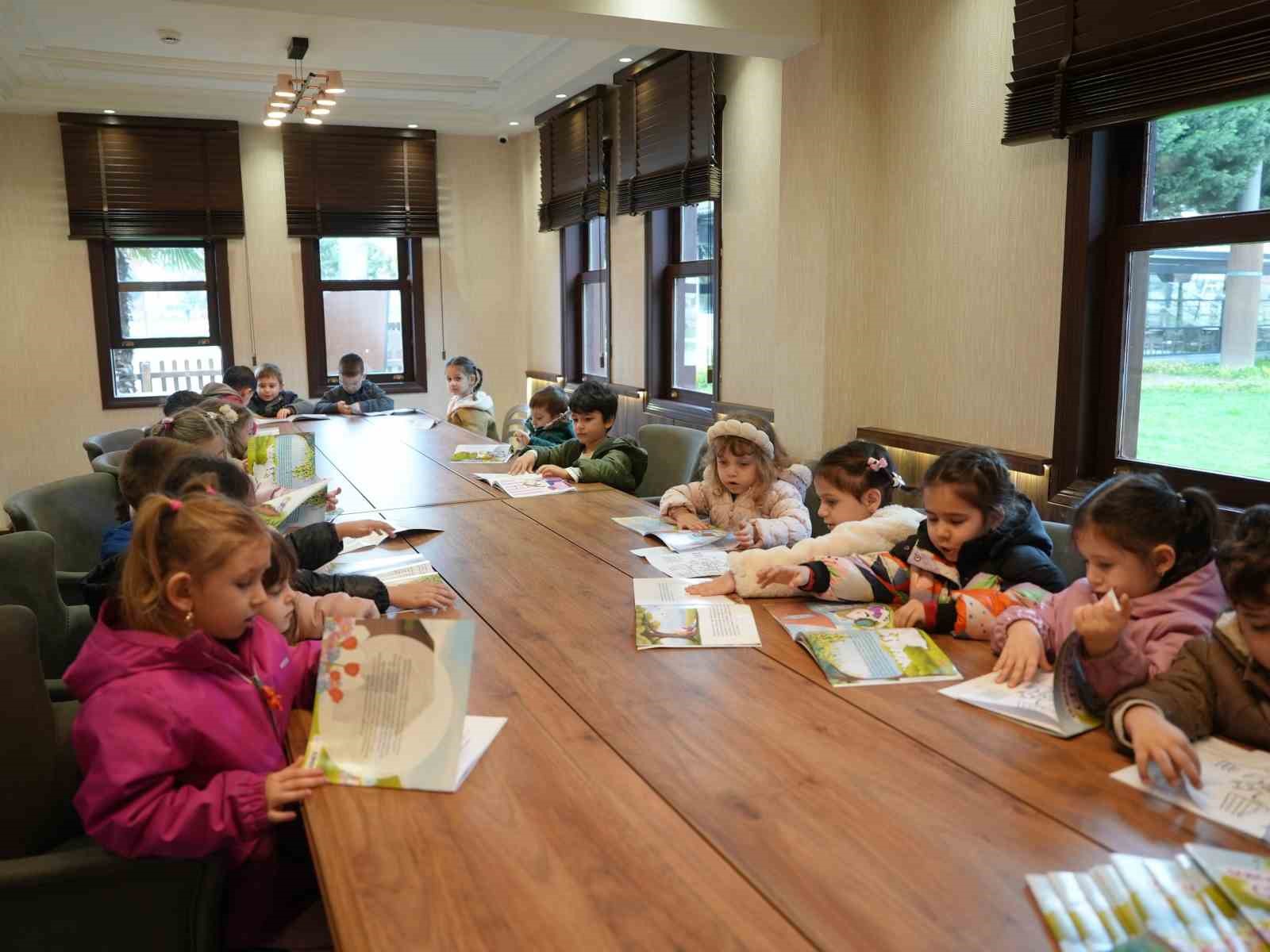 Konukları bu kez minikler oldu
