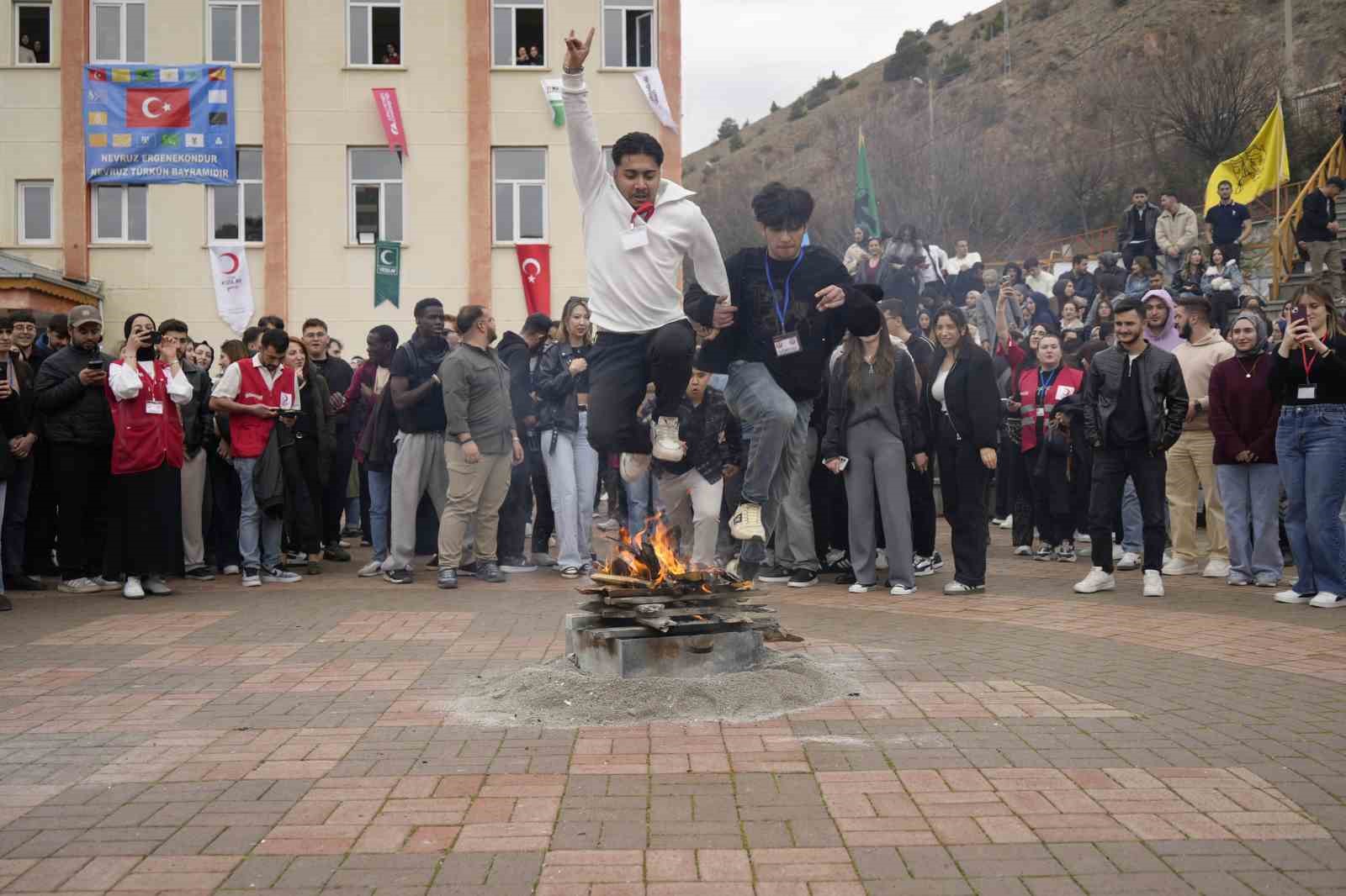 G&uuml;m&uuml;şhane&rsquo;de Nevruz coşkusu
