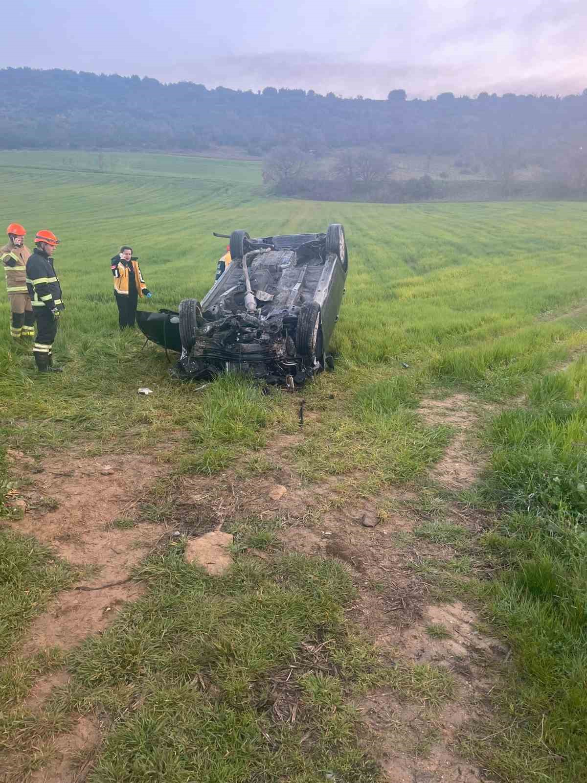 Edirne&rsquo;de takla atan otomobilin gen&ccedil; s&uuml;r&uuml;c&uuml;s&uuml; hayatını kaybetti
