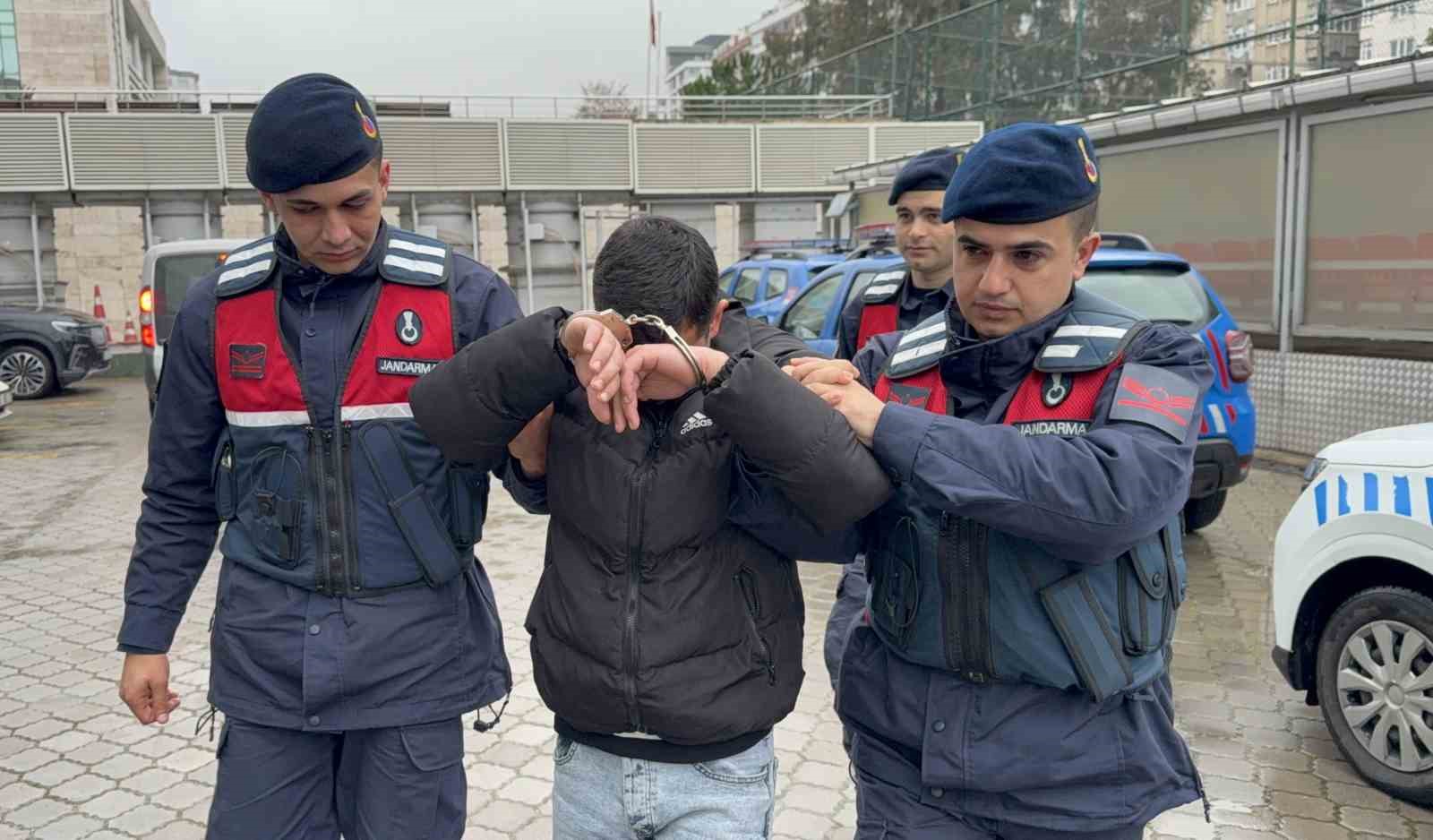 Kız arkadaşına cinsel istismar iddiasıyla gözaltına alındı