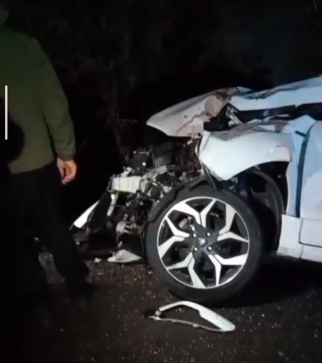 Hakkâri’de tır otomobille çarpıştı: 2 yaralı