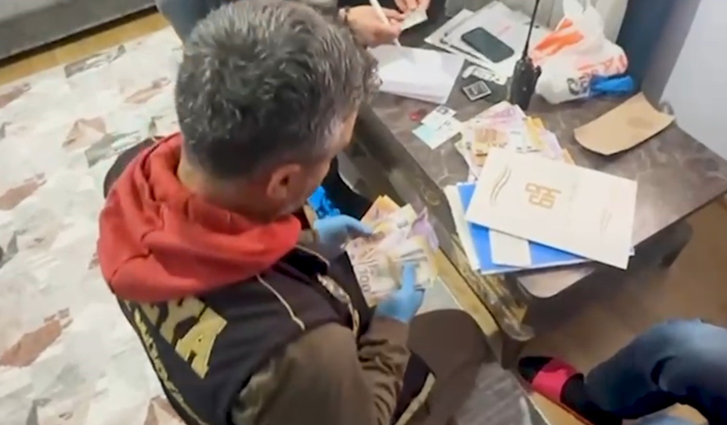 Yüksek kâr ve banka promosyonu vaadiyle 480 bin lira dolandırdılar