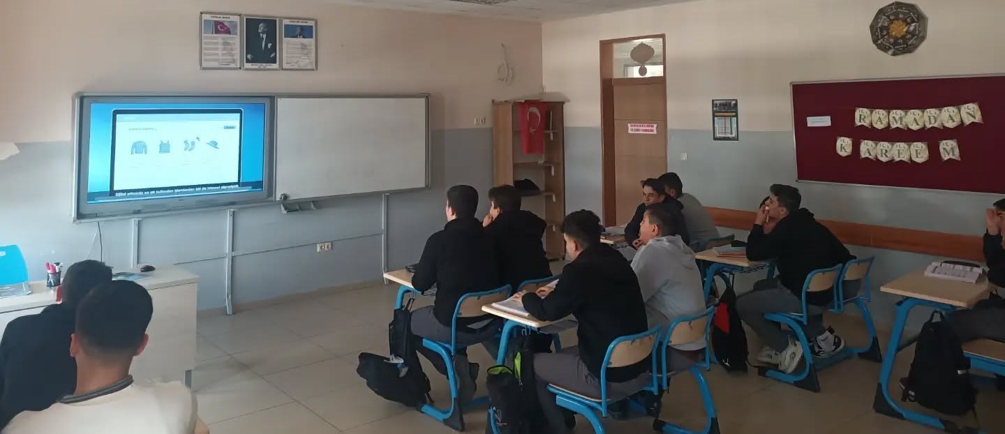 Bayburt’ta öğrencilere finansal okuryazarlık eğitimi verildi
