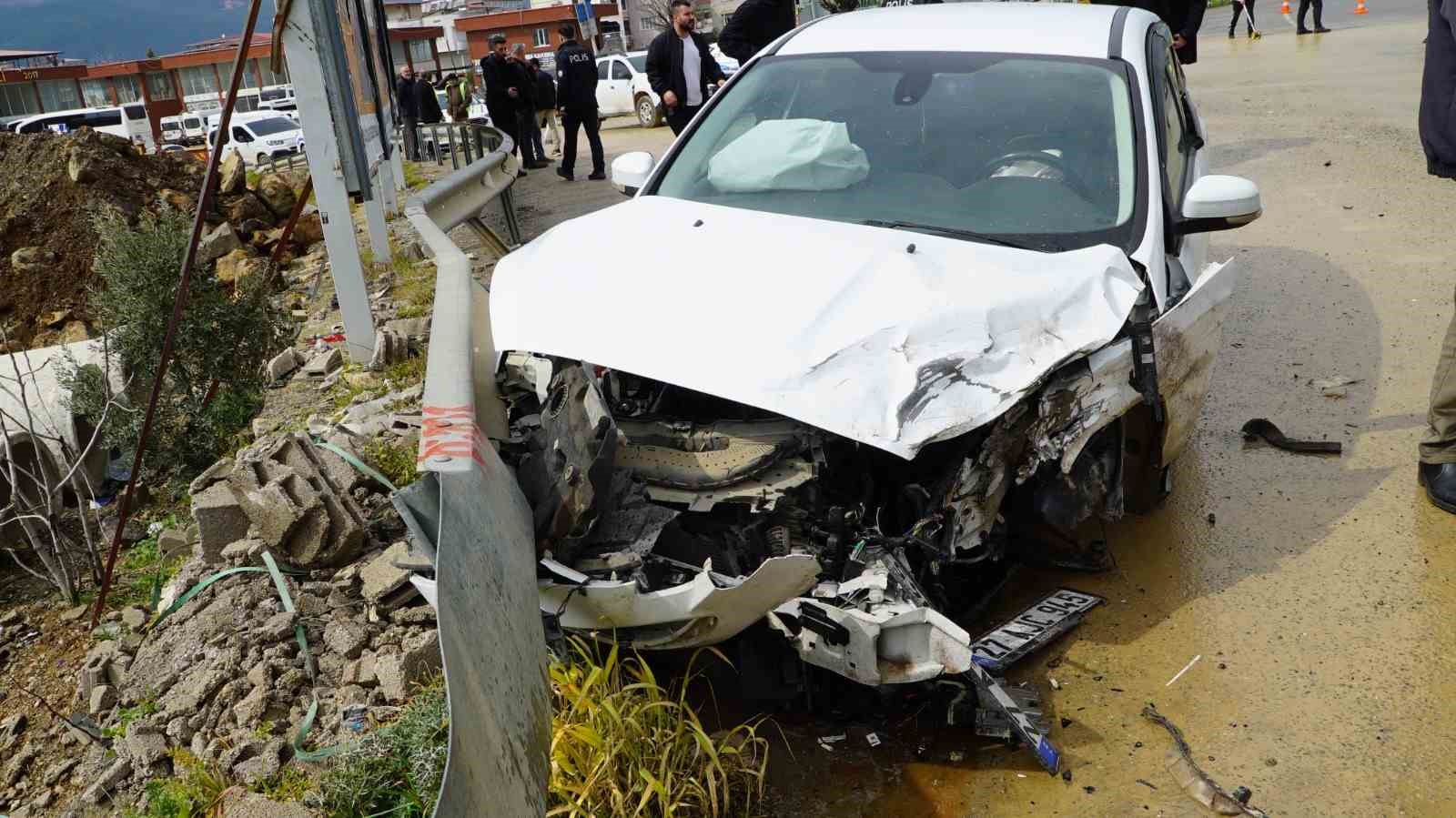 Gaziantep’te tır ile otomobil çarpıştı: 2 yaralı