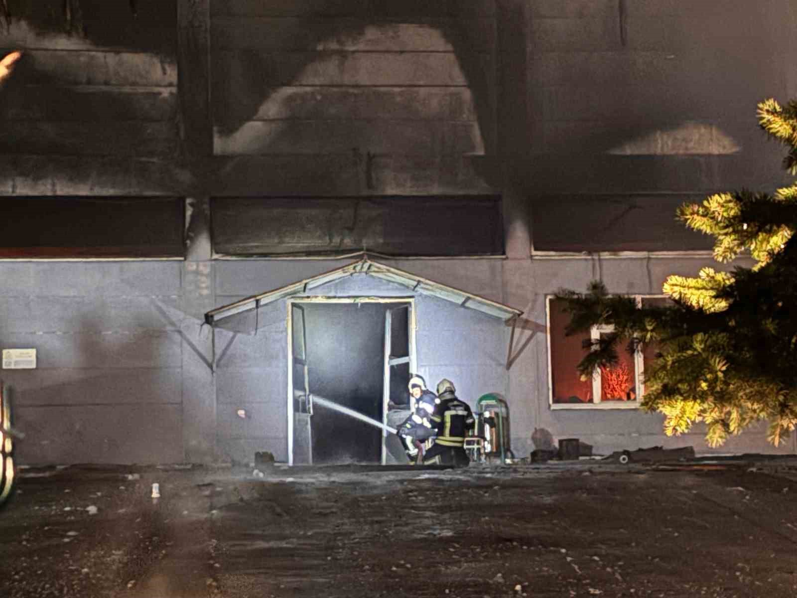 Trabzon Büyükşehir Belediyesi İtfaiye Daire Başkanı Öztürk: "Yangının yüzde 90’lık kısmını kontrol altına aldık"