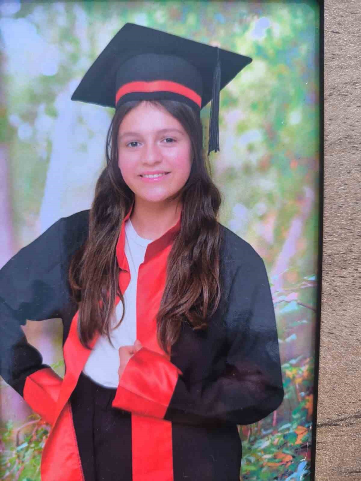 Cep telefonu elinden alınınca evden ka&ccedil;an 13 yaşındaki kız aranıyor
