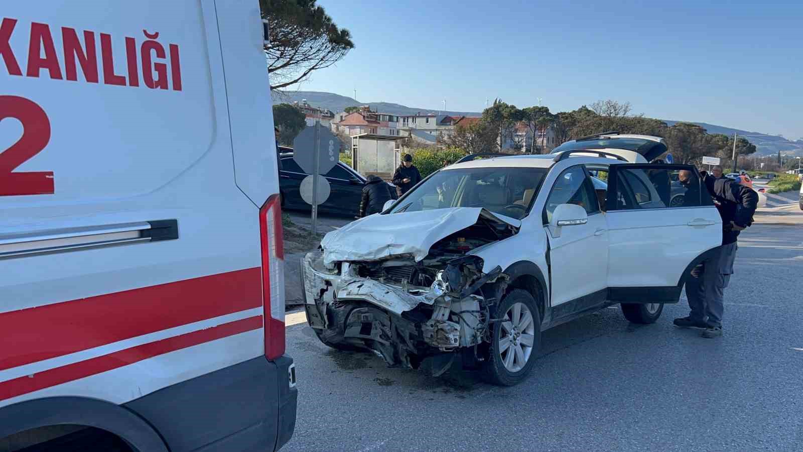 Çanakkale’de yolcu minibüsü devrildi: 8 yaralı