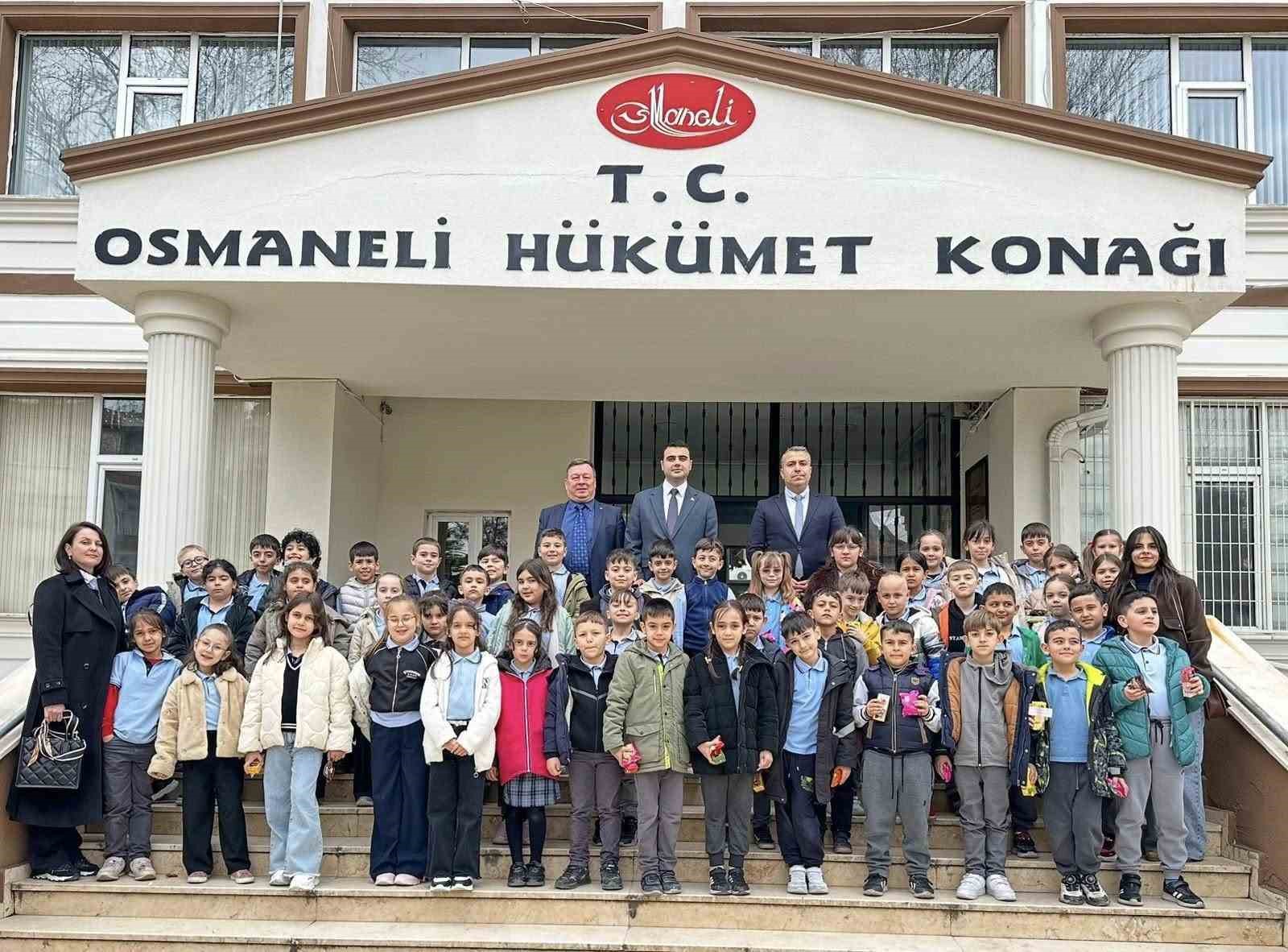 Bilecik’te öğrenciler ‘Yerel Yönetimler’ konusunu makamda inceledi