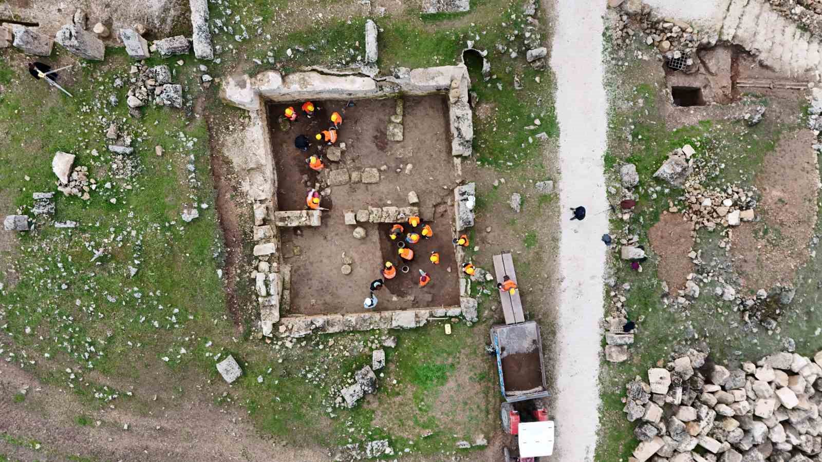 Zerzevan Kalesi yağışlı havaya rağmen bayramda 13 bin kişi ağırladı
